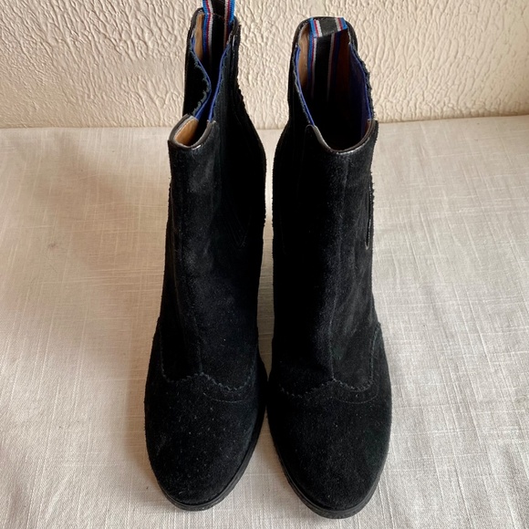 Tommy Hilfiger black suede wedge booties with brogue detailing Size 9.5 - Picture 4 of 12